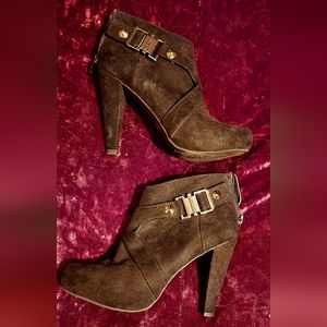 Guess black women's boots